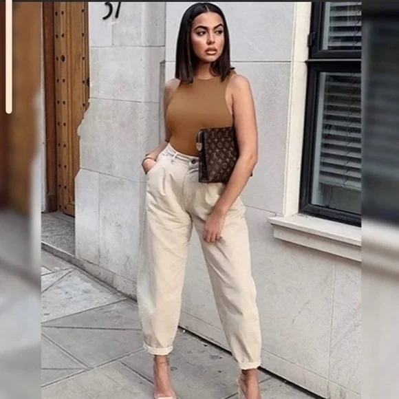 Reoria Cinnamon Brown High Neck Sleeveless Bodysuit Size
Medium - Picture 2 of 10